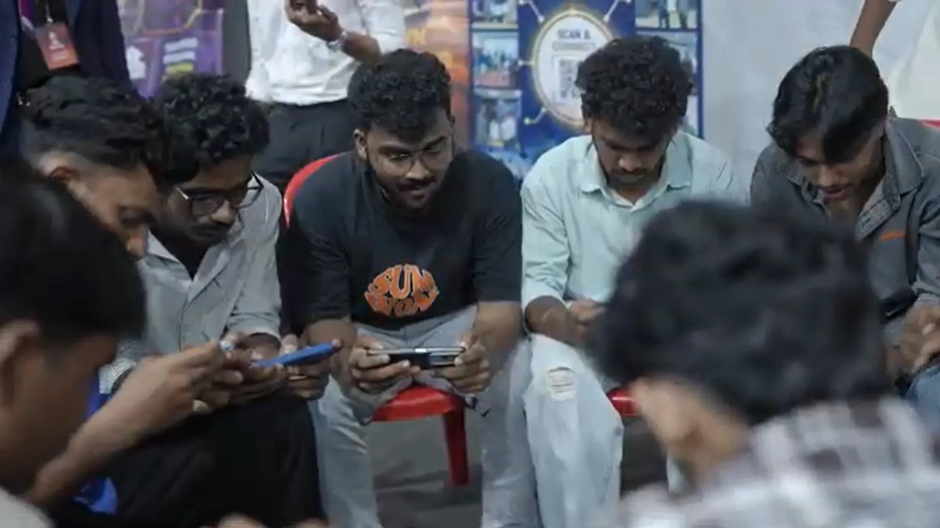 Students focused on mobile gaming competition at Infinite Pro League tournament